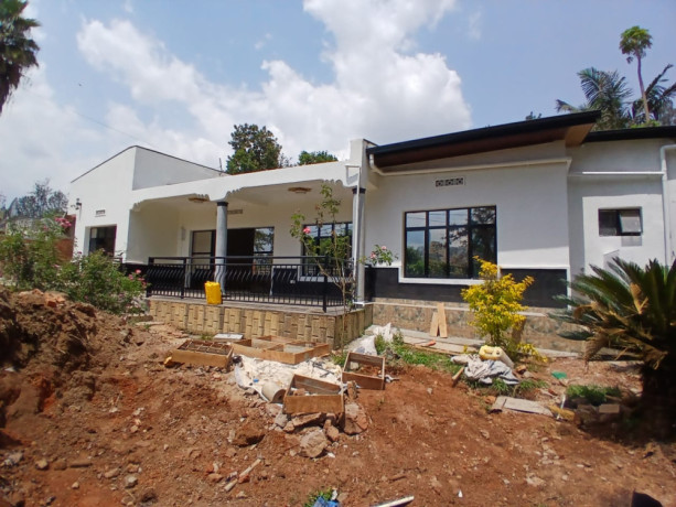 un-furnished-house-for-rent-in-kacyiru-near-town-big-0