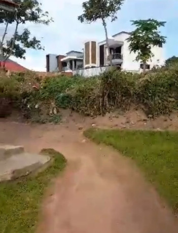 gisozi-house-for-sale-with-big-plot-big-3