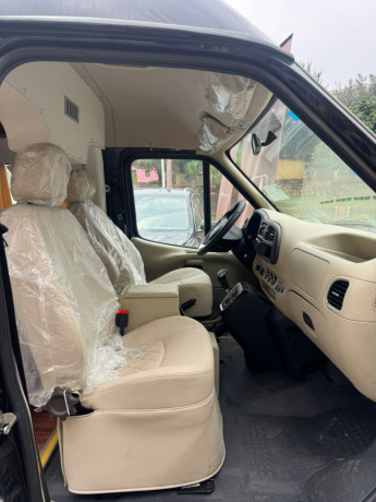 baw-2025-full-electric-car-330km-range-big-4