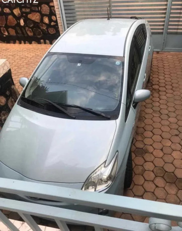 toyota-prius-big-1