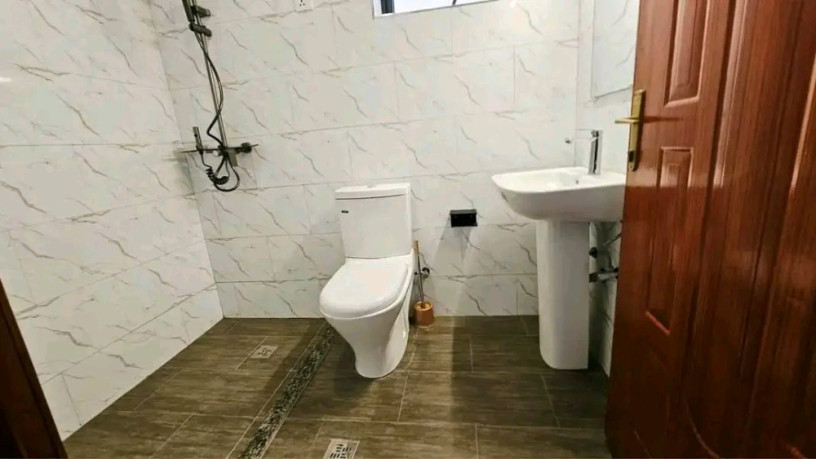 nyarutarama-furnished-2bedrooms-house-for-for-rent-800-in-good-location-big-5