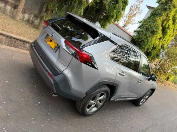 toyota-rav4-big-0