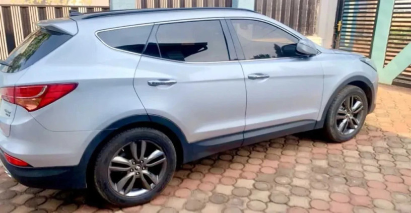 hyundai-santafe-big-0