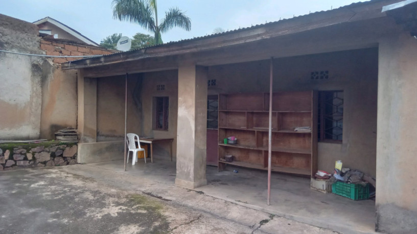 kigali-plot-with-an-old-house-for-sale-in-kimihurura-rugando-big-0