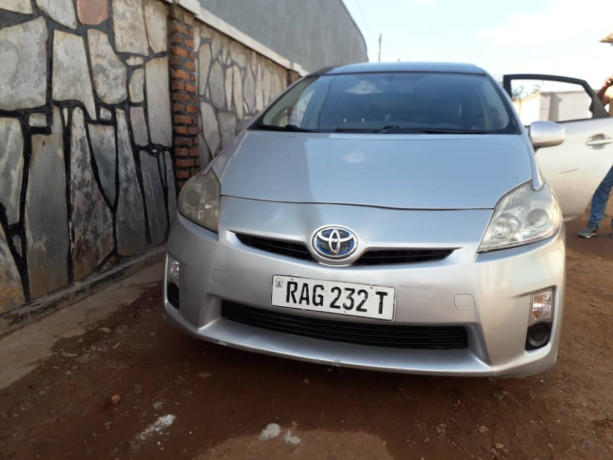 toyota-prius-big-3