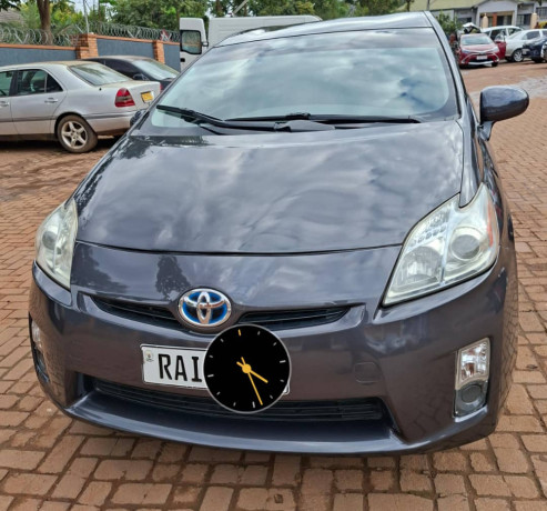 toyota-prius-big-3
