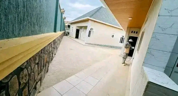 house-for-sale-with-big-plot-in-kigali-kimironko-near-market-big-10