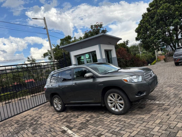 bere-342-2010-toyota-highlander-hybrid-for-sale-excellent-condition-big-2