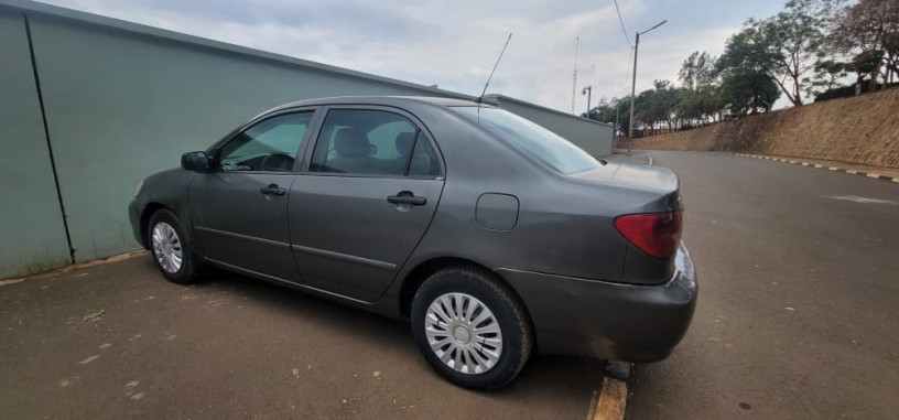 toyota-corolla-ce-big-2