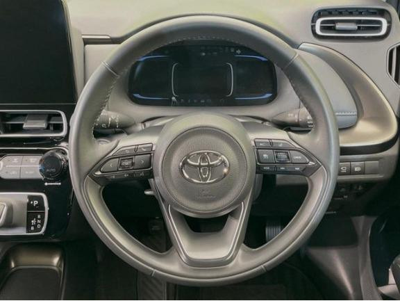 2023-toyota-aqua-z-big-2