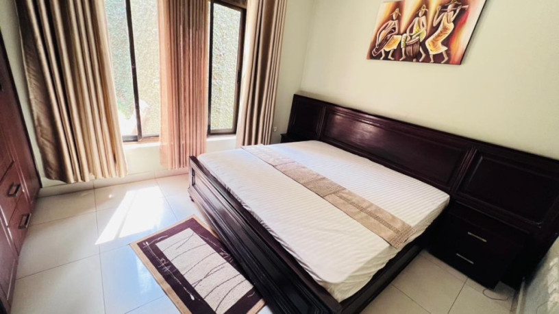 nyarutarama-2bedrooms700usd-furnished-apartment-very-good-location-private-garden-big-4