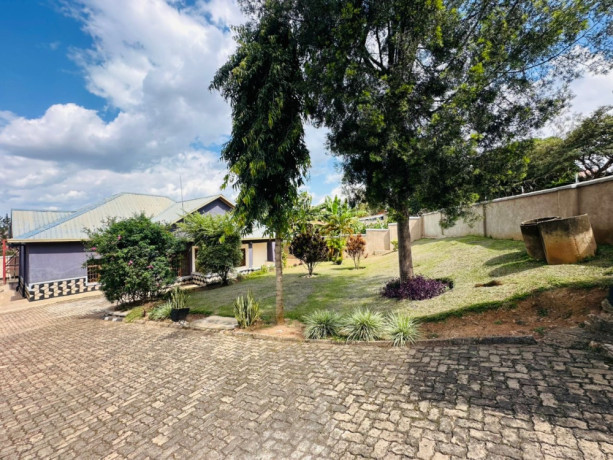 kimironko-near-market-5bedrooms-spacious-house-for-sale-at-190m-on-tarmac-road-big-1
