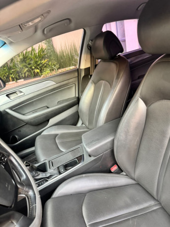 toyota-altis-big-0