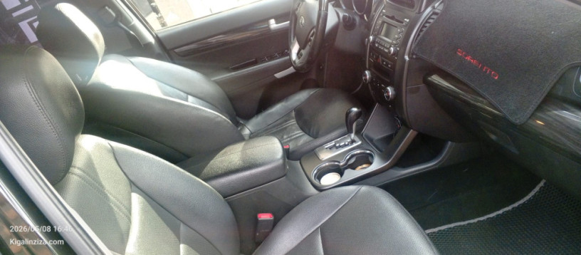 kia-sorento-2011-for-sale-in-kigali-big-5