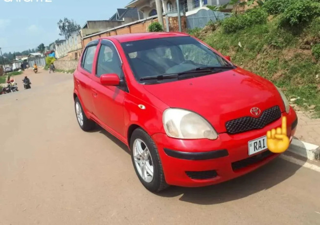 toyota-yaris-big-0
