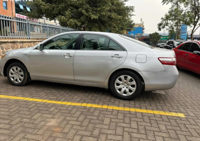 toyota-camry-big-0