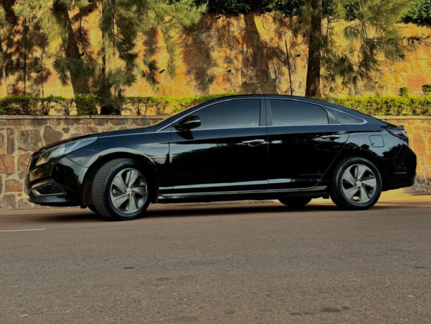 hyundai-sonata-big-0