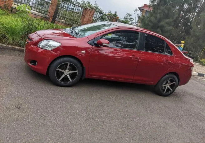toyota-yaris-big-0