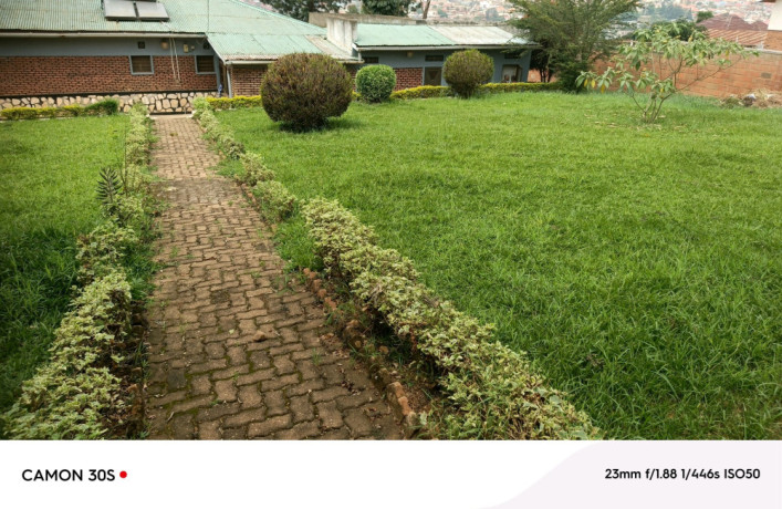 kimoronko-on-tarmac-road-unfurnished-house-for-rent-big-7