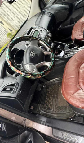 hyundai-tucson-automatic-for-sale-big-4