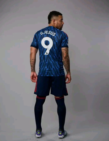 new-kit-0796274306-big-3