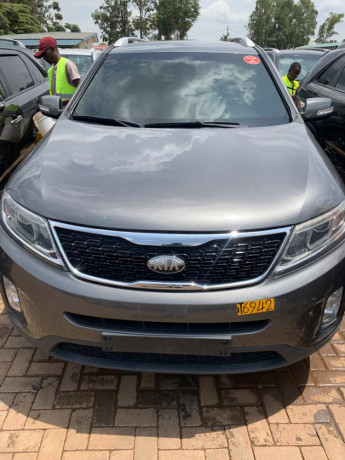 bs-14-kia-sorento-2013-grey-for-sale-big-5