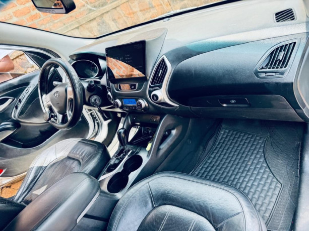 bere-366-cm-hyundai-tucson-in-good-condition-is-available-for-sale-big-2