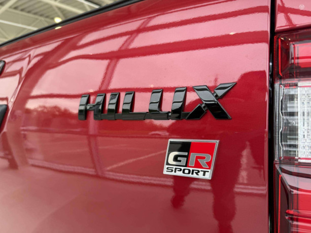 import-new-2025-toyota-hilux-gr-sport-28l-4wd-big-6