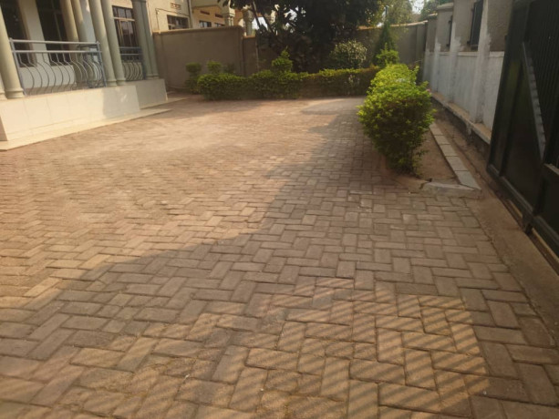 bb-074-gacuriro-big-unfurnished-house-for-rent-at-affordable-price-big-1