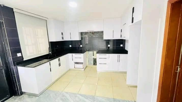 3-bedrooms-with-wardrobes-3-bathrooms-big-3