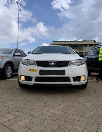 kia-forte-automatic-2011-for-sale-big-4