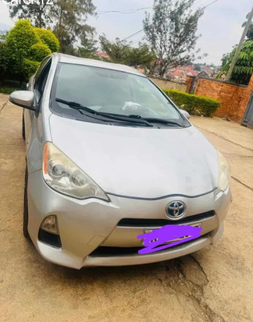 toyota-prius-big-0