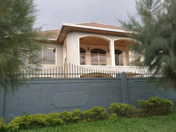 discover-this-exceptional-property-for-sale-in-prestige-neighbourhood-of-gacuriro-big-4