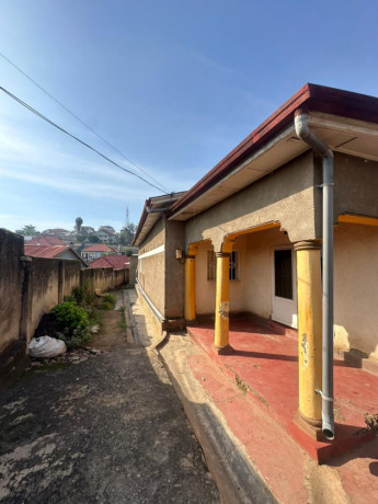 plot-with-house-for-sale-in-remera-big-4