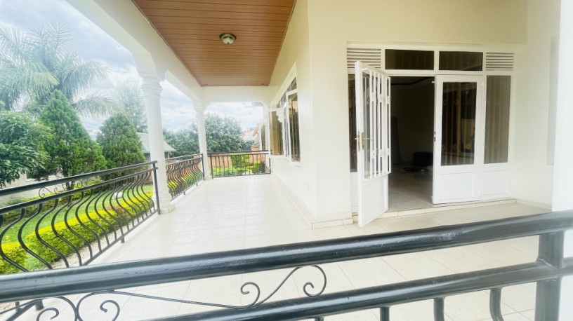 kibagabaga-near-green-hills-academy-5bedrooms-house-for-sale-on-tarmac-road-at-350m-big-2
