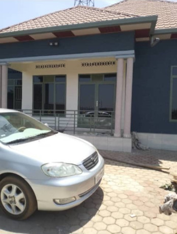 maison-a-vendre-a-gahanga-big-2