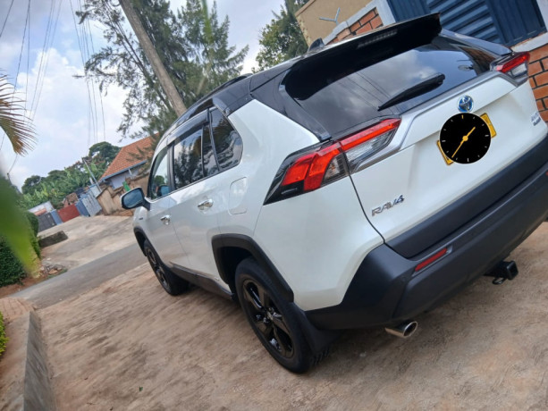 toyota-rav4-big-1