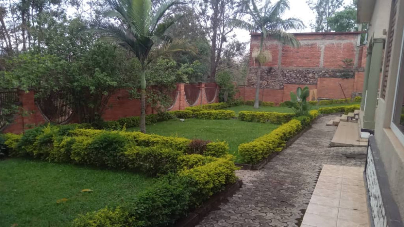 house-for-sale-in-kacyiru-going-for-400million-francs-negotiable-big-10