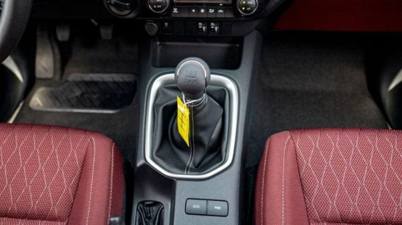 export-all-new-2025-toyota-hilux-sr5-27l-gasoline-big-6