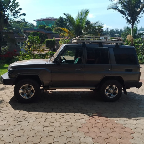toyota-hilux-big-2