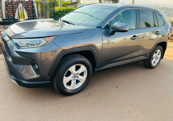 toyota-rav4-big-0