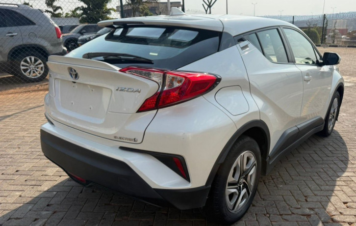 toyota-tacoma-rav4-big-2