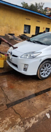 toyota-prius-big-0