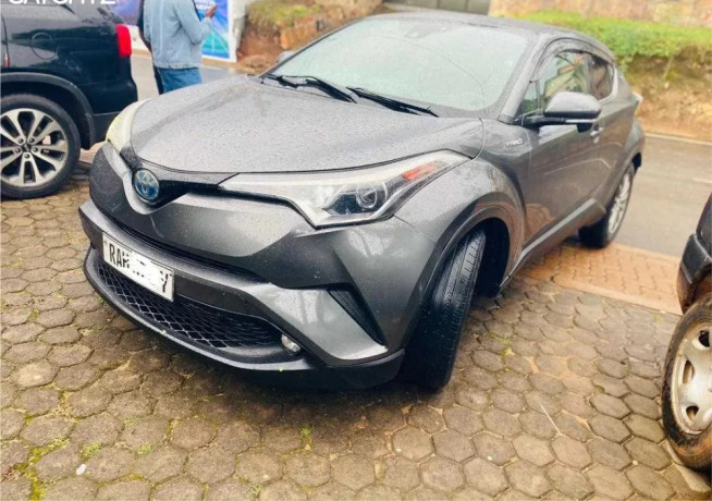 toyota-chr-for-big-2