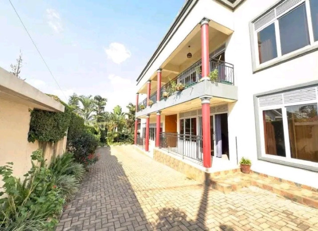 gacuriro-2bedrooms-fully-furnished-apartment-for-rent-at-800k550-on-tarmac-road-big-0