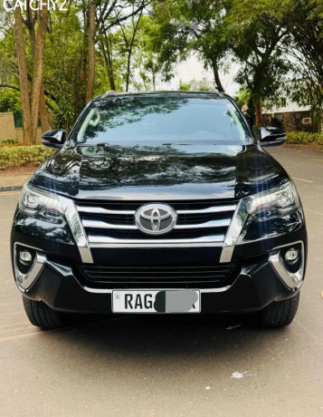 toyota-fortuner-big-3