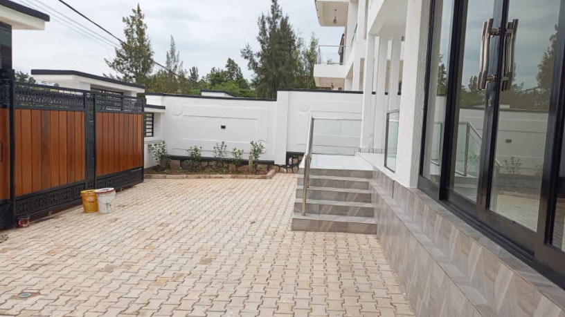 kibagabaga-very-nice-and-unfurnished-house-for-sale-in-kigali-big-5