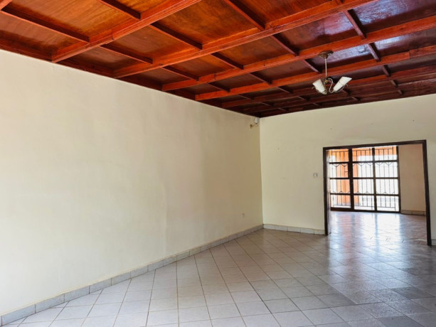 kimironko-near-market-5bedrooms-spacious-house-for-sale-at-190m-on-tarmac-road-big-5