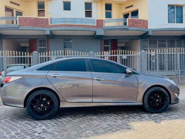 hyundai-sonata-big-0