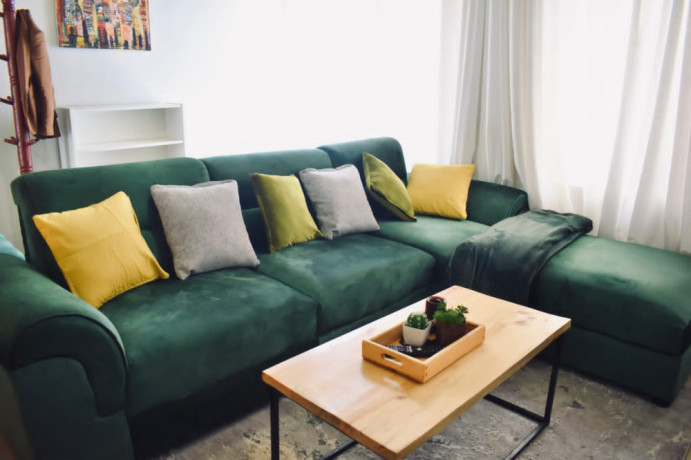 remera-near-amahoro-stadium-fully-furnished-2bedrooms-apartment-for-rent-at-550k375-in-good-location-big-4